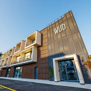 3* מלון Wud